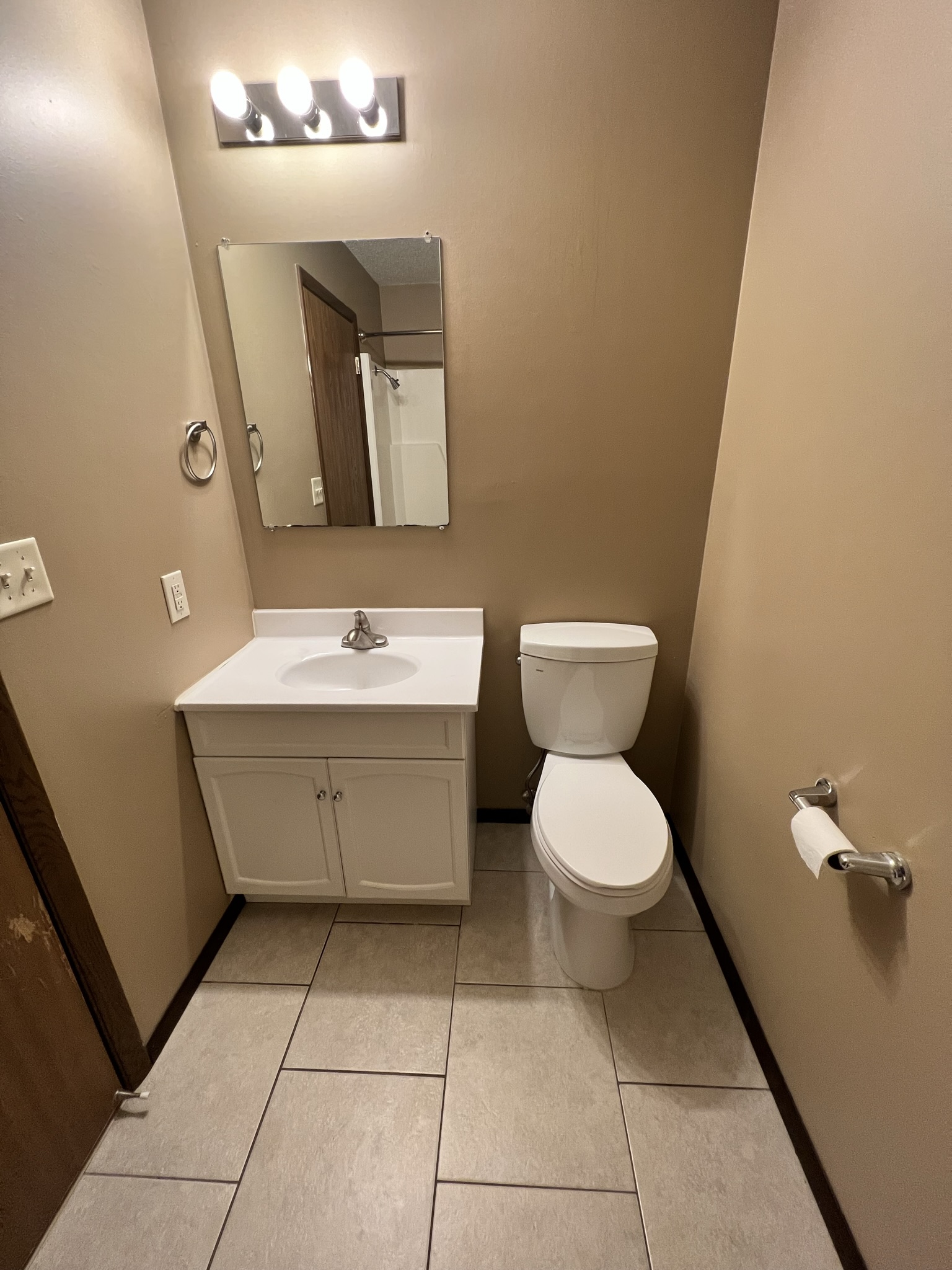 The Willows Apartments Bathroom